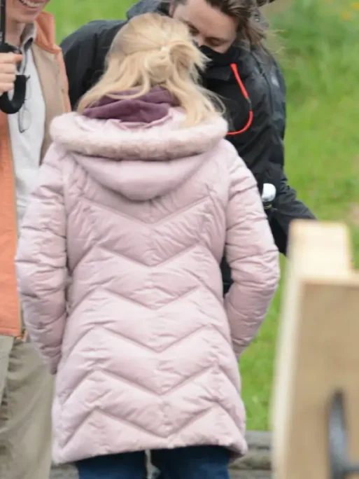 THE GOOD NURSE 2022 JESSICA CHASTAIN PUFFER JACKET - Image 2